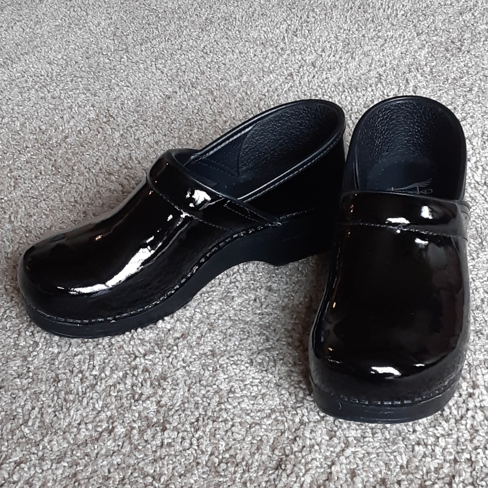 Black Dansko's
